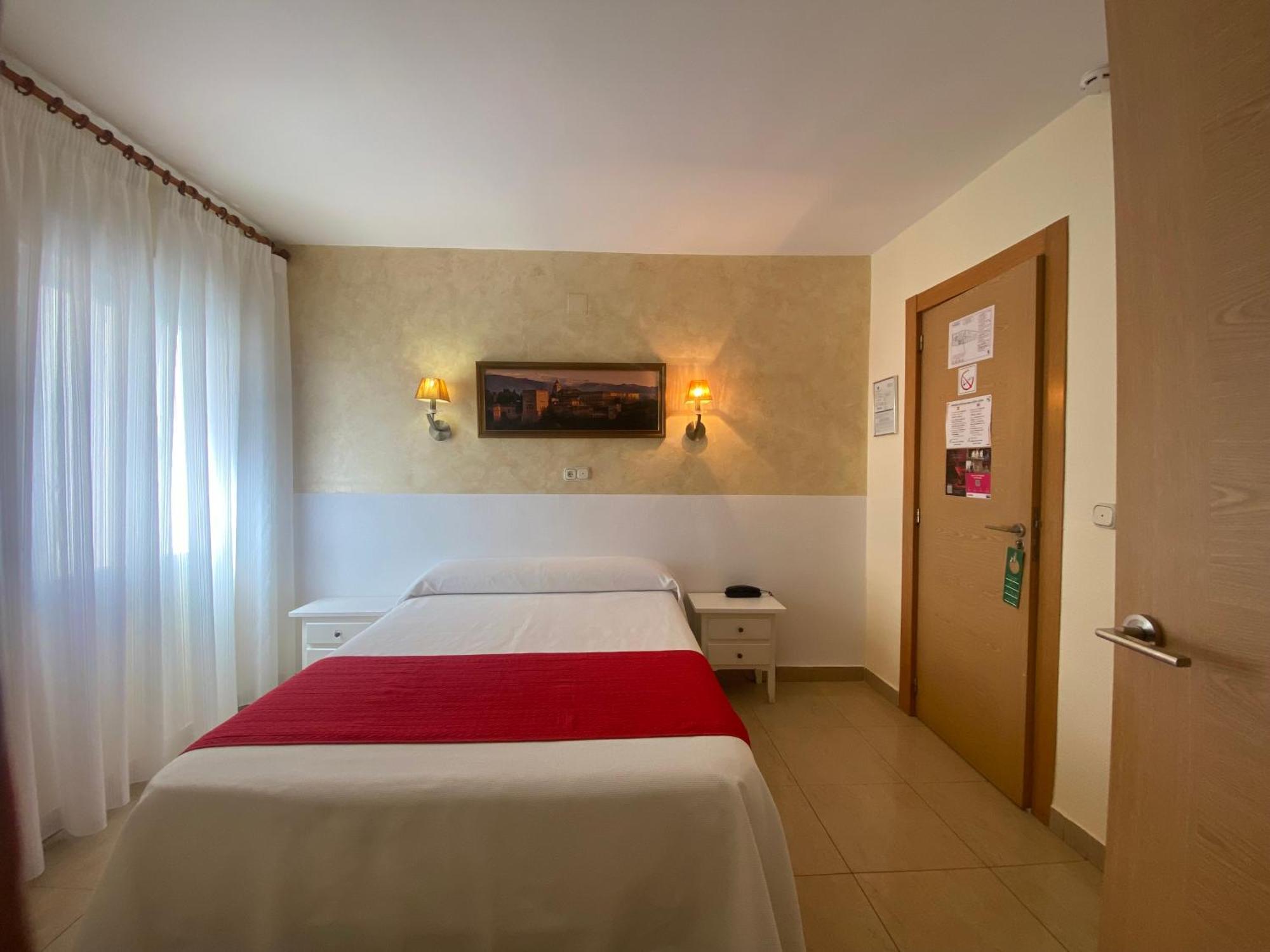 โอสตัล โซเนีย Hotel กรานาดา ภายนอก รูปภาพ