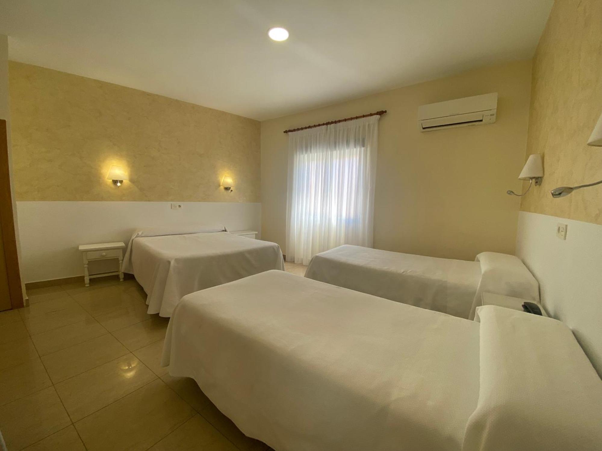 โอสตัล โซเนีย Hotel กรานาดา ภายนอก รูปภาพ