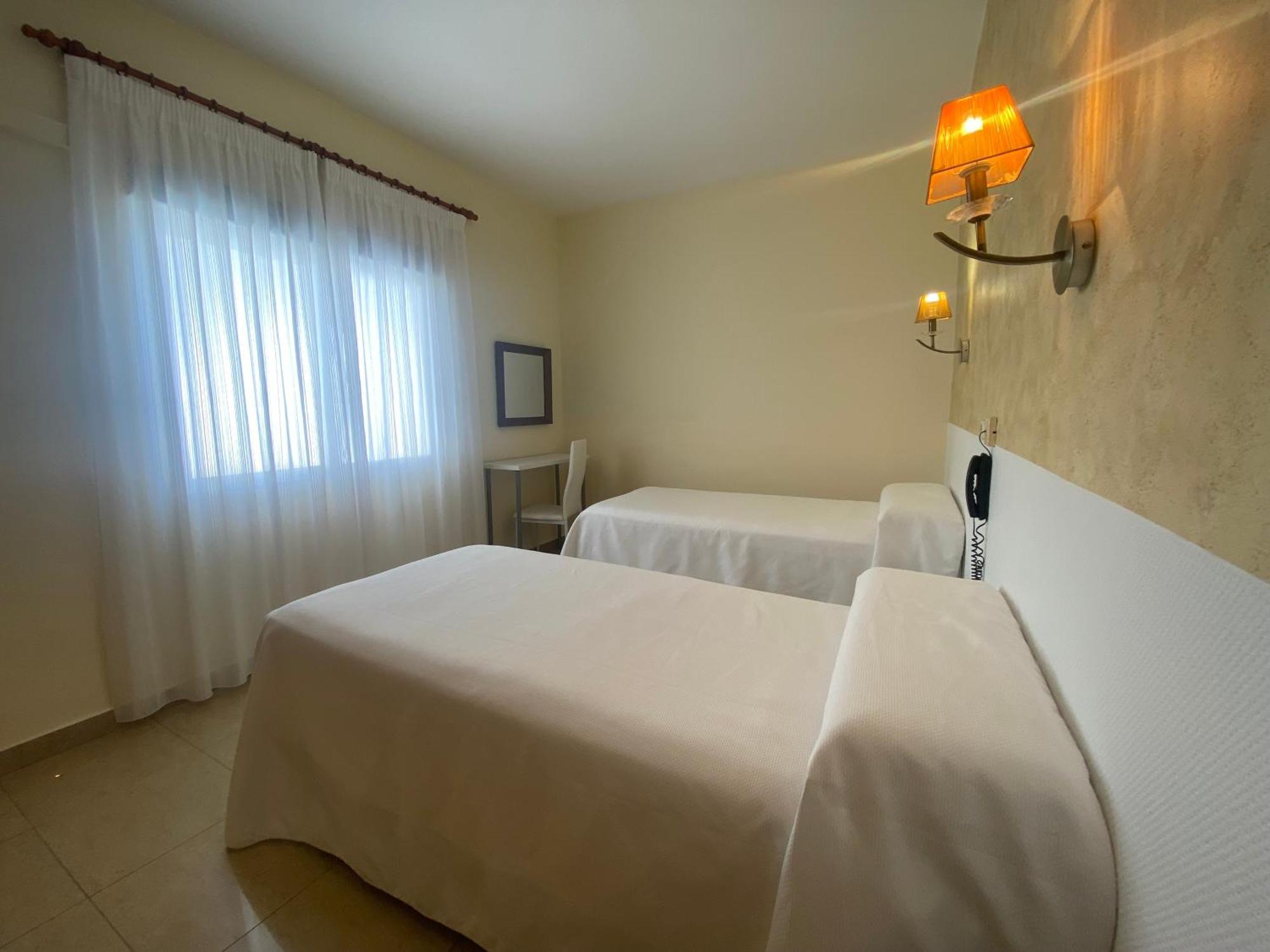โอสตัล โซเนีย Hotel กรานาดา ภายนอก รูปภาพ